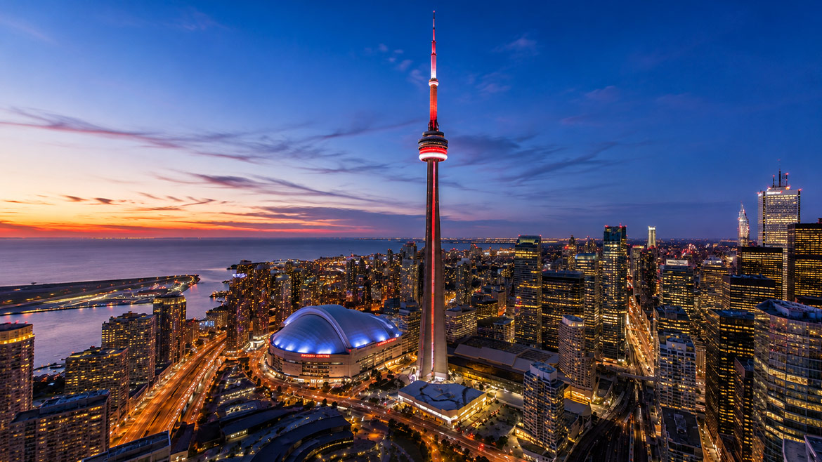 CN Tower and downtown Toronto skyline at night