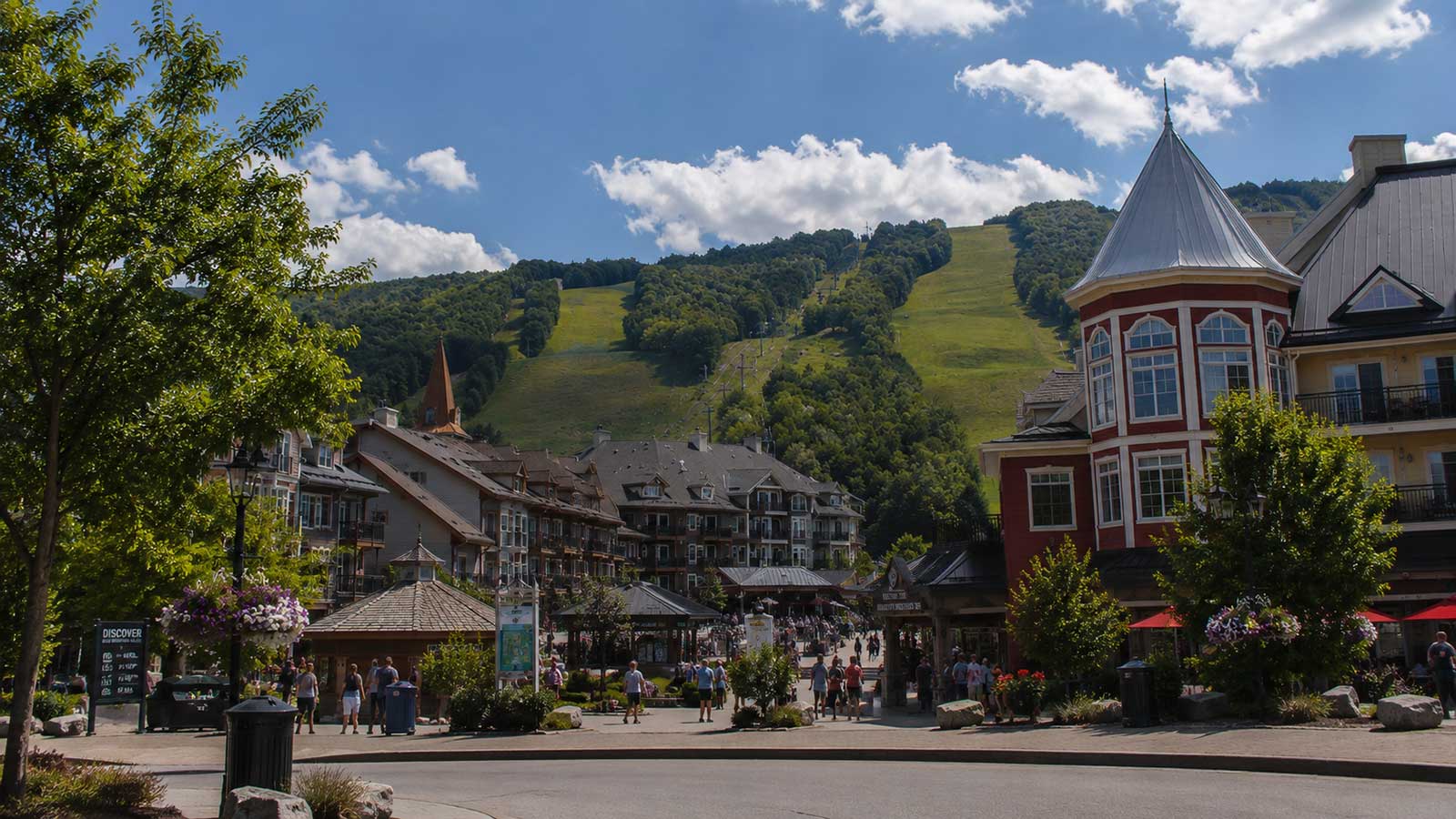 Blue Mountain Village, Blue Mountain Resort, Ontario
