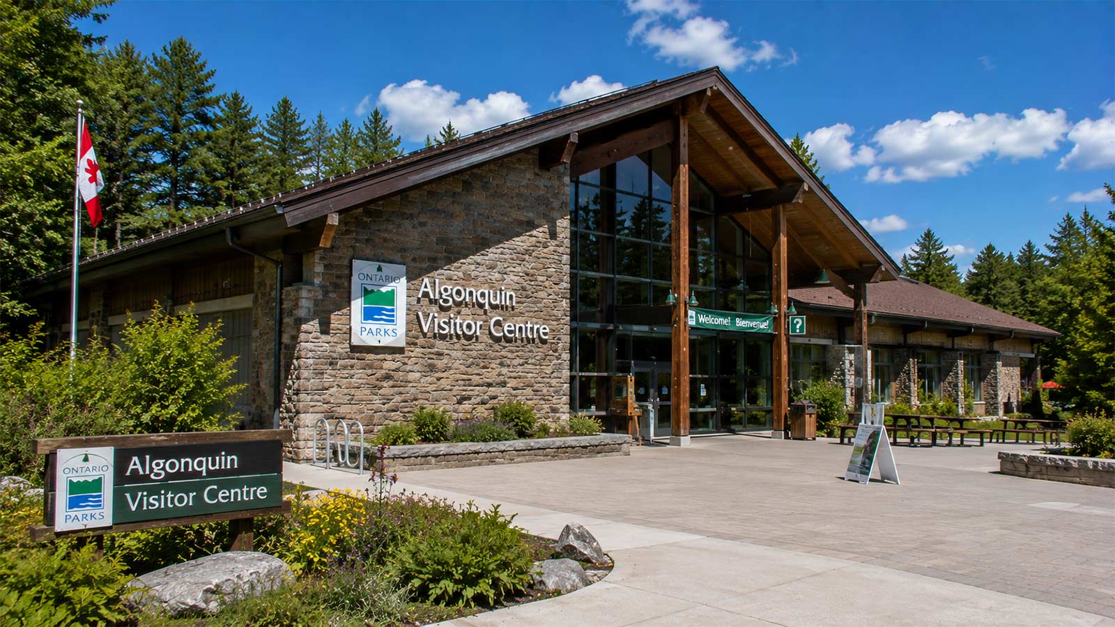 Algonquin Visitor Centre in Algonquin Provincial Park, Ontario