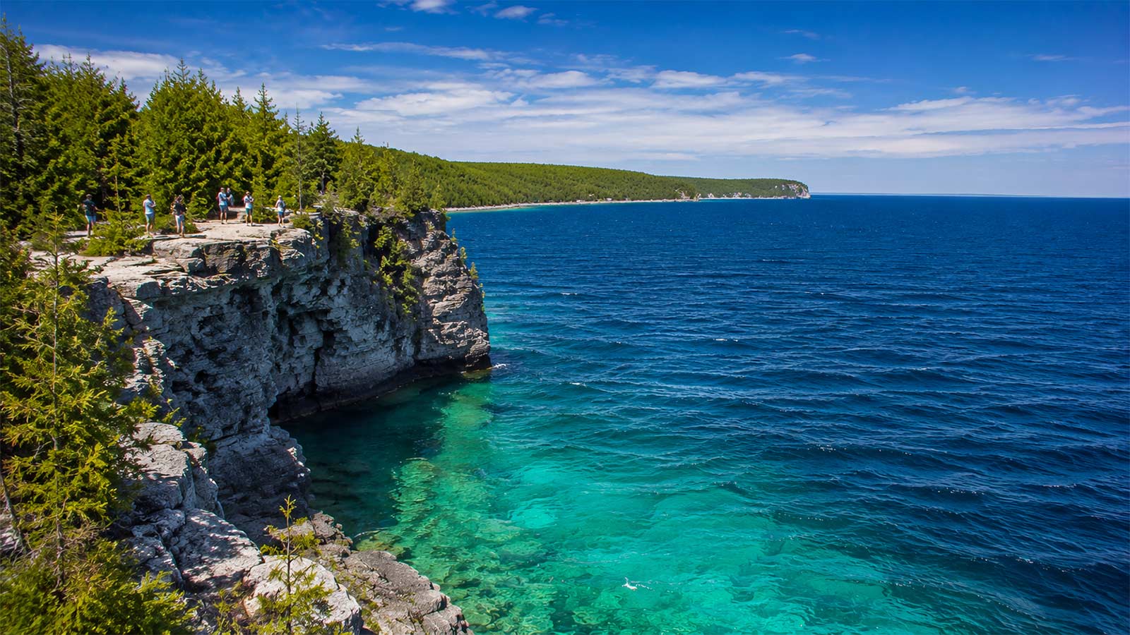 Limestone cliffs and clear waters of Georgian Bay in Bruce Peninsula, Ontario